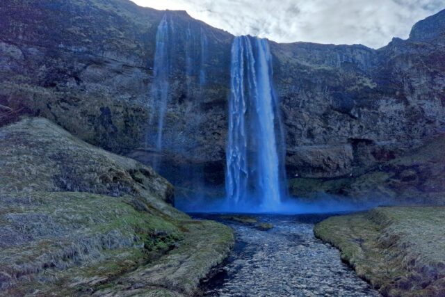 La visita della cascata Seljalandsfoss
