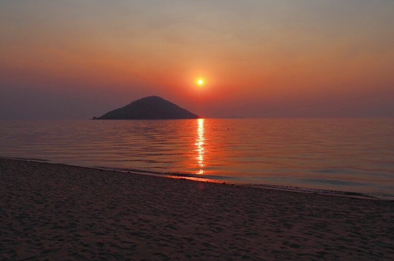 Malawi, tramonto sul lago Malawi