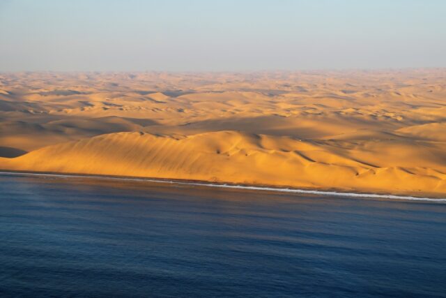 In volo sul deserto del Namib