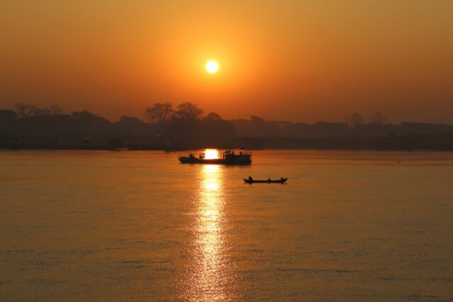 Lungo il fiume Irrawaddy con la slow boat