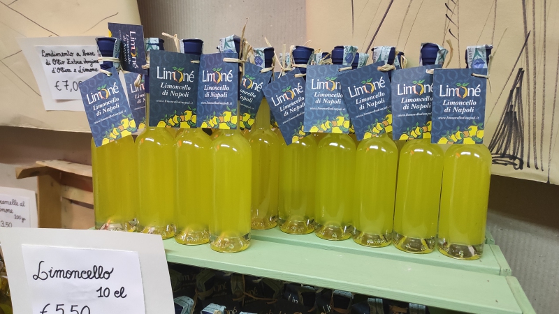 Napoli, limoncello