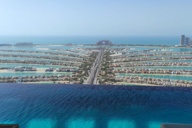 Dubai, la piscina Aura Sky Pool