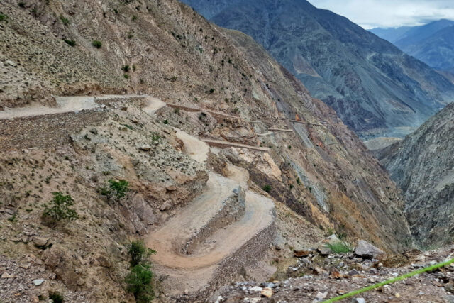 La spaventosa Fairy Meadows Road