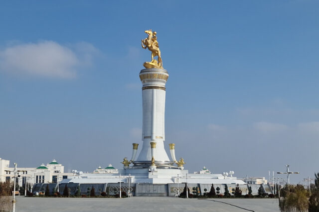 Arkadag: La Straordinaria Città Futuristica del Turkmenistan  