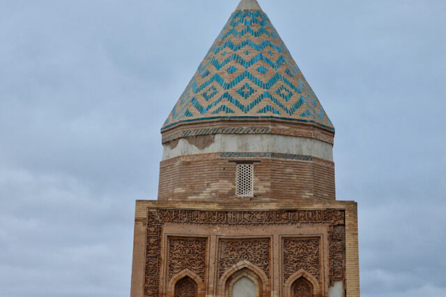 Konya Urgench: L’Antica Capitale dell’Impero Corasmio