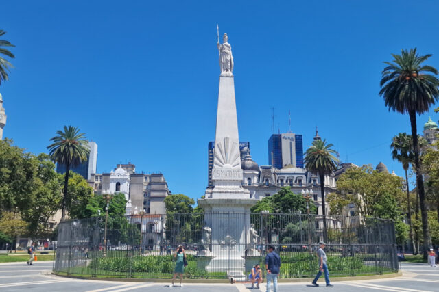 Plaza de Mayo: Il Cuore Storico di Buenos Aires  