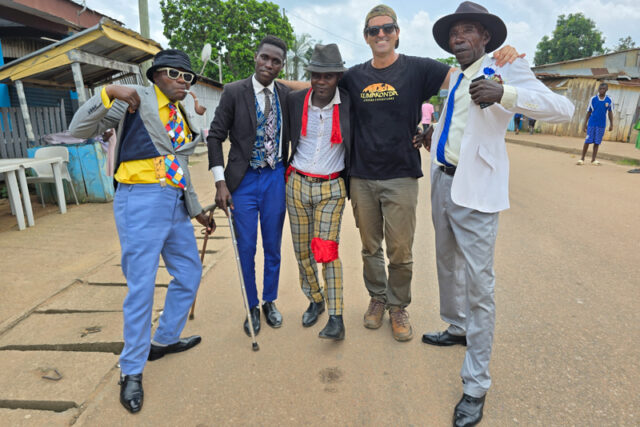 I Sapeurs: eleganza tra le strade del Congo