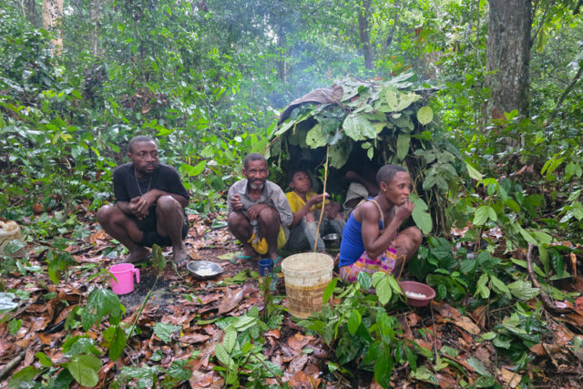 I Pigmei Baka: spiriti della foresta e custodi di antiche tradizioni