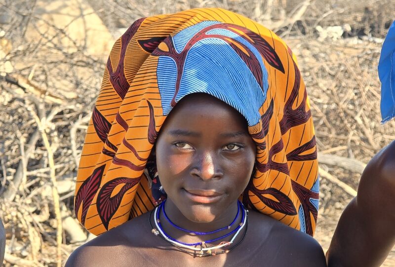 Angola, giovane donna Mucubal