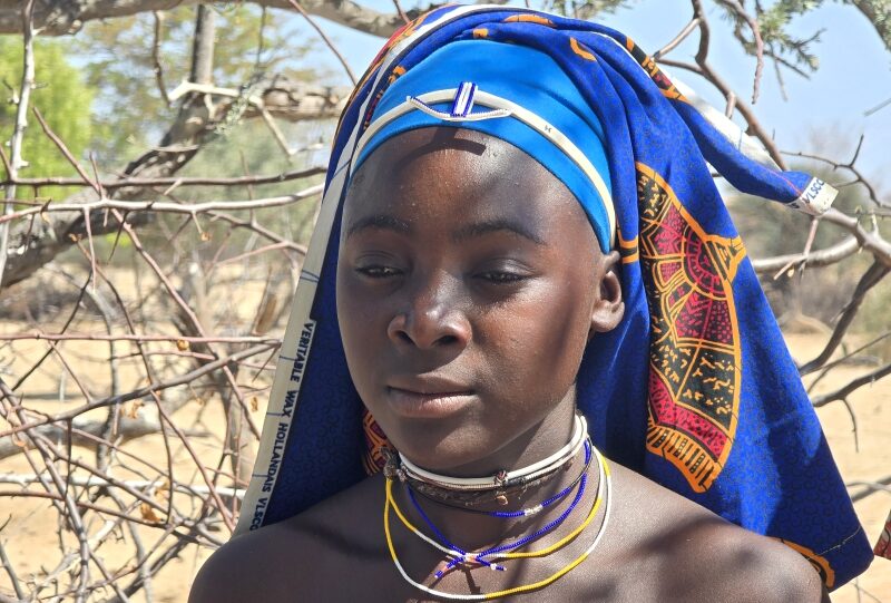 Angola, giovane donna Mucubal