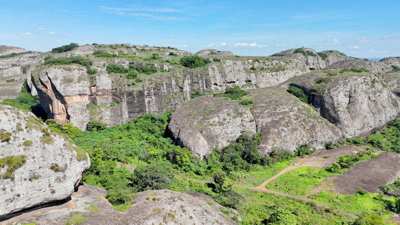 Angola, Pedras Negras