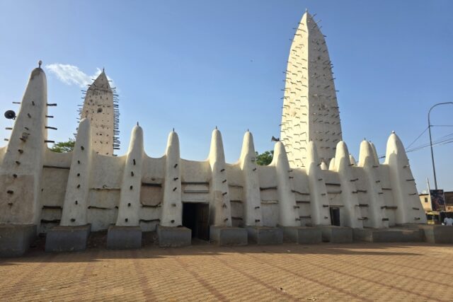 Grande Moschea di Bobo Dioulasso: il capolavoro in banco simbolo del Burkina Faso